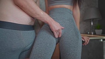 Tak Tahan Sentuh Ibu Tiri Usai Gym! Yoga Pants Seksi Dan Creampie 4k