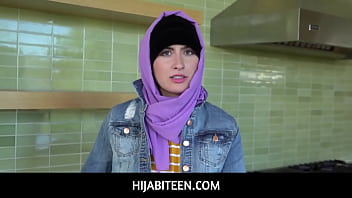 Gadis Hijab Angeline Red Berakhir Mesra Dengan Donnie Rock