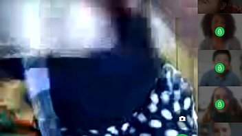 Ibu Hamil Beraksi Mesra Di Camfrog