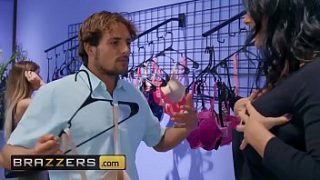 Ukuran Payudara Reagan Foxx Vs Tyler Nixon – Siapa Lebih Besar? – Brazzers