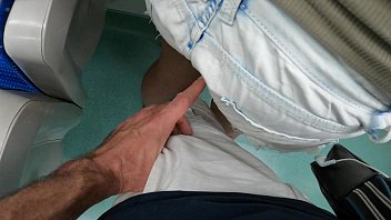 Orang Asing Meraba Vagina Wanita Di Kereta Umum