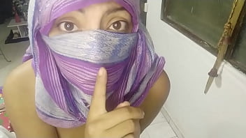Milf Seksi Berhijab Arab Menggoda Dan Basah Di Live Webcam