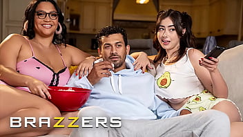 Ashlyn Peaks & Chloe Surreal Ajak Crush Nonton Film, Berakhir Dengan Malam Panas Bertiga