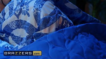 Eliza Ibarra & Seth Gamble – Nikmatnya Jadi Nakal Di Brazzers