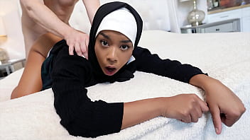 Gadis Hijab Ingin Rasakan Kenikmatan Hingga Ke Tulang Sumsum – Hijablust