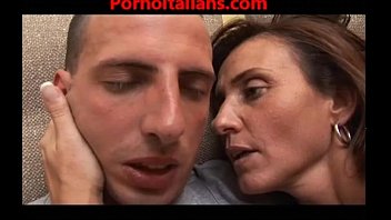 Milf Italia Yang Menggoda – Ibu Mature Bercinta Dengan Pemuda