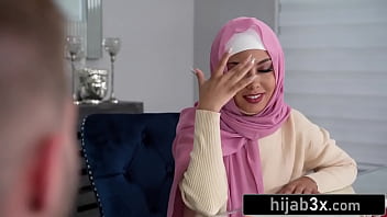 Gadis Berhijab Yang Menggoda Bercinta Dengan Tetap Menutup Aurat
