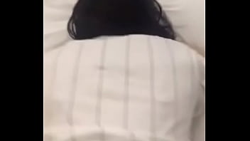 Anjing Lucu Bermain Dengan Adik Perempuan
