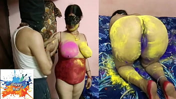 Sensasi Main Holi Dengan Payudara Mertua Muda Yang Menggoda