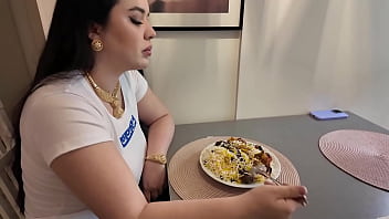 Kakak Tiri Turki Digoyang Abang Tiri Usai Makan Siang – Video Panas Amatir