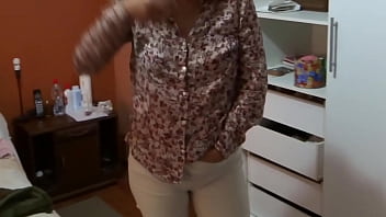 Momen Panas Ibu Tiri Berbulu, Istri Matang, Dan Nenek Menggoda – Ardientes69