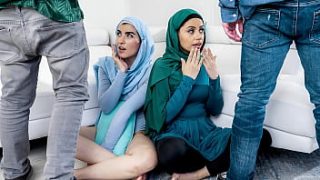 Tak Lagi Suci, Empat Saudara Tiri Jelajahi Gairah Terlarang