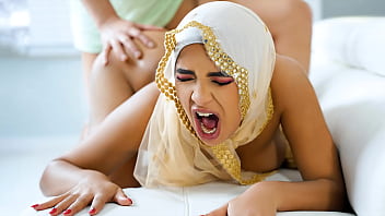Membujuk Pacar Berhijab Untuk Bercinta Yang Dilarang Karena Budayanya – Hijablust