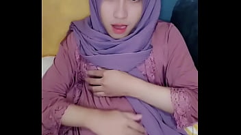 Gaya Crossdress Hijab Yang Bikin Penasaran