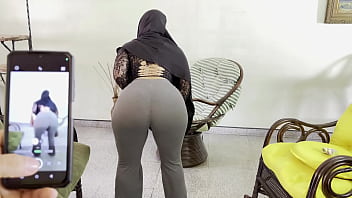 Mengajari Ibu Tiri Muslim Arabku Goyang Pinggul
