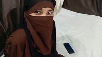 Gadis Muslim Berhijab Gegerkan Media Dengan Aksi Hot Bersama Kakak Tiri