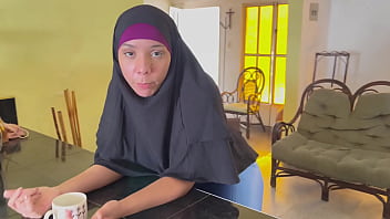 Menipu Madrastra Arab Pakai Hijabnya Sendiri