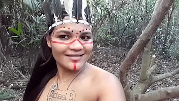 Tigresa Vip Beraksi Sebagai Indian, Serang Lelaki Tapi Malah Dihajar Dari Belakang