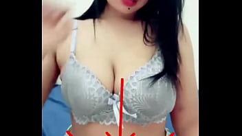 Tante Berpayudara Indah Dan Menggoda