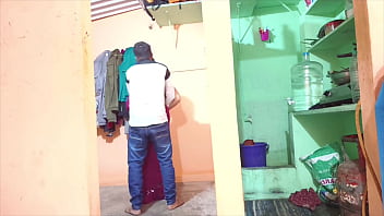 Pria Ini Tega Hajar Bokong Seksi Mamanya Sampai Babak Belur