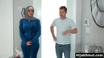 Gadis Muslim Suci Digoda Tetangga Nakal
