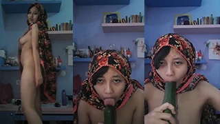 Skandal Mahasiswi Meruchan Berhijab Bagian 1