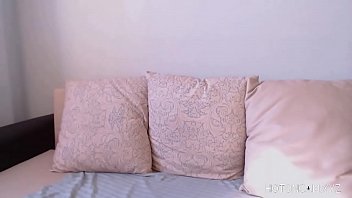 Camgirl Asia Mungil Menggoda