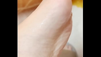 Video Fetish Kaki: Sensasi Tersekap Dan Rayuan Lidah