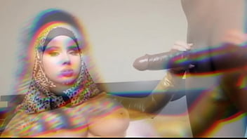 Ai Bimbo: Gadis Berhijab Yang Menggoda