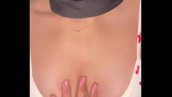 Gadis Muslimah Genit Goyang Dada Montoknya | Solo Cantik Menggoda