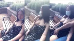 Menggoda Kekasih Di Taman Yang Gelap