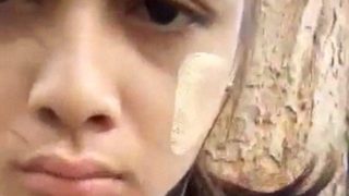 Pacar Asyik Berbulu Lebat Digoyang Di Alam Terbuka