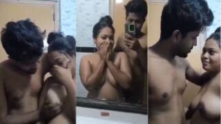 Sang Mesum Puaskan Nafsu Di Kamar Mandi Bersama Pacar Berpayudara Besar