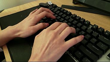 Cara Seksi Perempuan Korea Menghabiskan Musim Dingin Dengan Kaki Telanjang Di Rumah