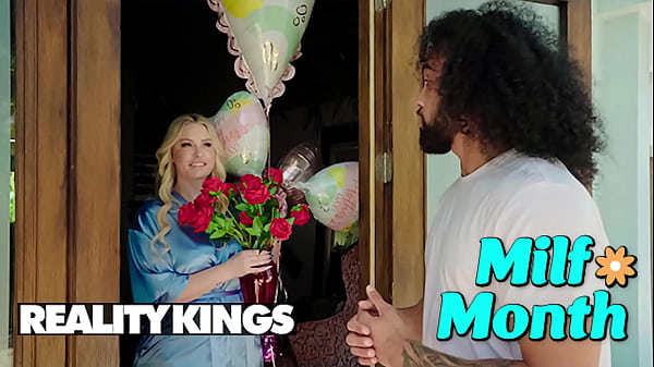 Jenna Starr Yang Bergairah Merayakan Hari Ibu Sendirian, Hingga James Datang Mengguncang Dunianya Dengan Kenikmatan Tak Terduga – Reality Kings