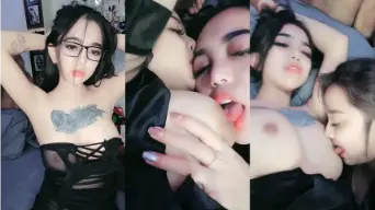 Dua Cewek Abg Tante Girang Mesum Di Kamar Hotel