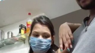 Pasangan Mesra Bercinta Langsung Di Kamar Bersama