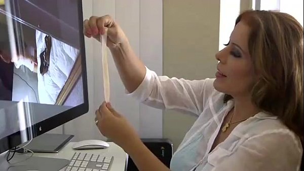Ibu Tiri Menggoda Diri Sendiri Membayangkan Anak Tirinya