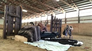 Cowboy Dan Indian Ganas: Sloan Rider Menggoda Coach Cardher Dan Randy Denmark