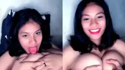 Ayang Lembut Jilat Payudara Sambil Remas-remas, Desahannya Bikin Geli