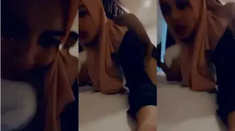 Cewek Hijab Digojlok Doggy Di Hotel, Makin Kenceng Makin Basah