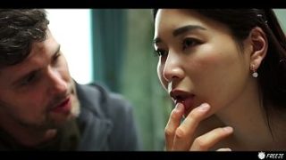 Gadis Kpop Asia Imut Ngeces Prekum – Cewek Jepang Dibekap Muka Digencet Kontol