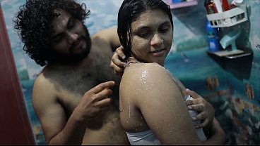 Cewek India Mandi, Abang Tiri Ngintip, Panasnya Bikin Makin Greget.