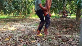 Dua Pria Gay Bercinta Di Kebun Mangga Dengan Liur Dan Nafsu Yang Membara
