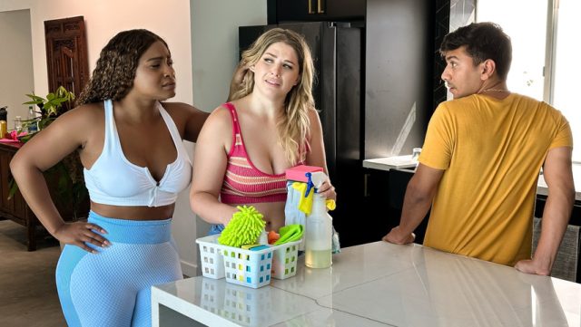 Reality Kings – Milf Makes College Shower Threesome