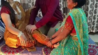 Seorang Ibu Dan Anaknya Digebrak Habis-habisan Sama Majikan Dalam Threesome Desi Yang Panas.