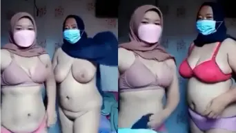 Tante Hijab Doyannya Pamer Tetek Gede Sambil Bugil.