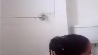 Video Mesum Mandi Bugil Pasangan Muda Seksi Di Kamar Mandi