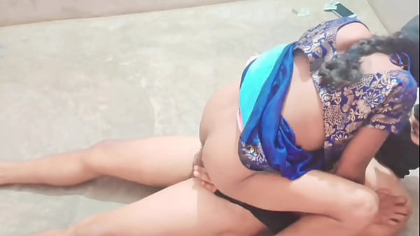 Desi Desah Panas Sambil Nungging, Bini Orang Kampung Digaruk Adik Ipar Di Sawah