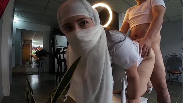 Religius Muslim Digebrak Keras Sampe Crot Di Lubang Belakang – Main Bareng Hijab
